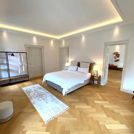 דירה Mountain View - 5 Sterne Luxus Ferienwohnung Mit Spektakularen Bergblick Im Inntal - 208 Qm בראננבורג